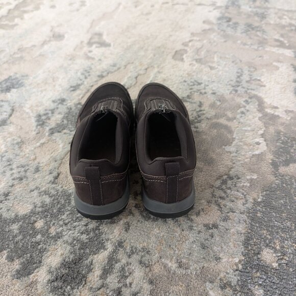 Shoes - Picture 3 of 3